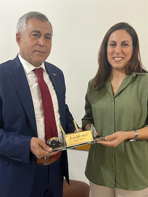 Hassa İlçe Nüfus Müdürlüğüne Nüfus Müdürü olarak atanan Esra SÖNMEZ' e veda yemeği düzenlenmiştir.